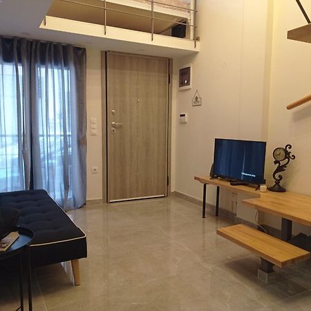 Minimal Two-Floor Apartment Thessaloniki Exterior photo