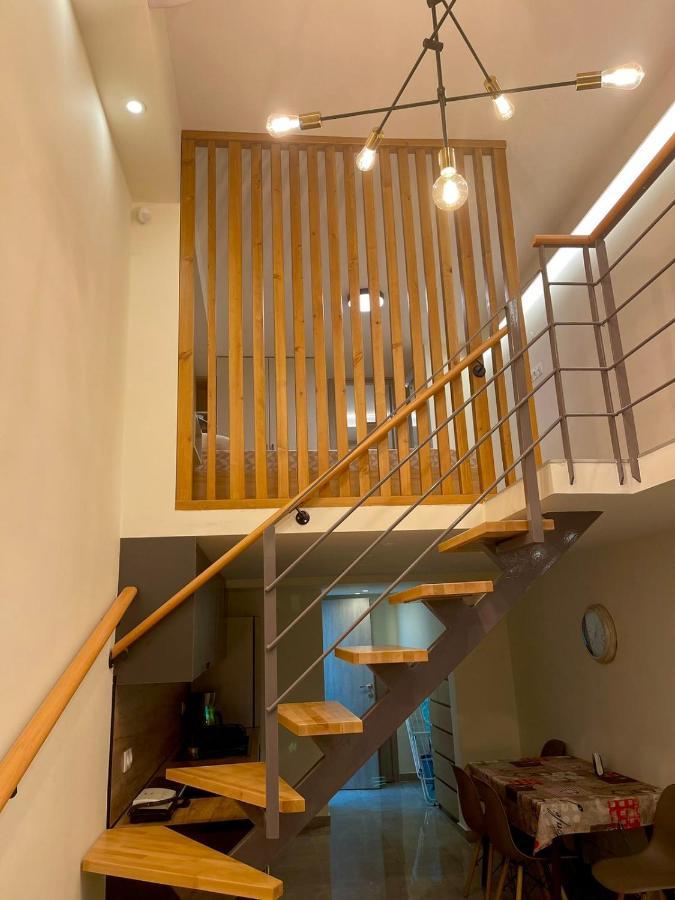 Minimal Two-Floor Apartment Thessaloniki Exterior photo